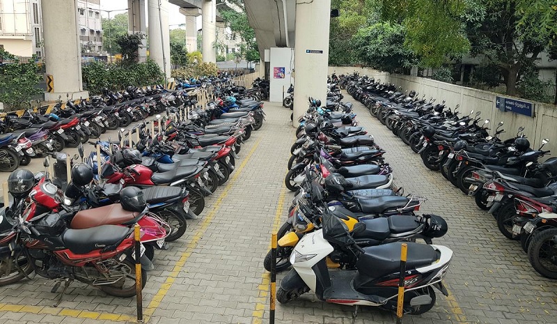 மெட்ரோ ரயில் நிலையங்களில் பார்க்கிங் கட்டணம் உயர்வு!
