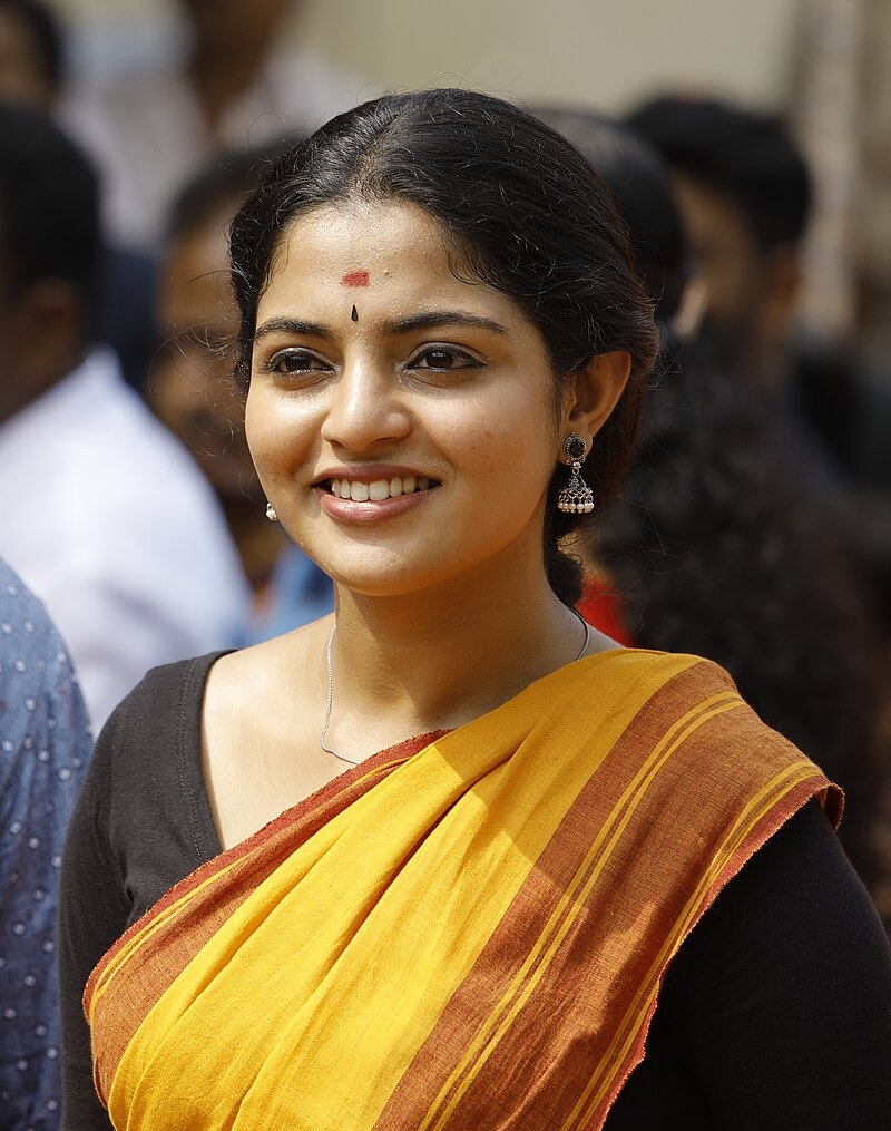 எல்லா படங்களிலும் பெண் கதாபாத்திரங்கள் அவசியம் இல்லை..... நடிகை நிகிலா விமல் !