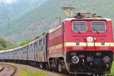 கோடை விடுமுறை முடிந்து சென்னை திரும்பும் பயணிகளுக்கு சிறப்பு ரயில்கள் இயக்கம்