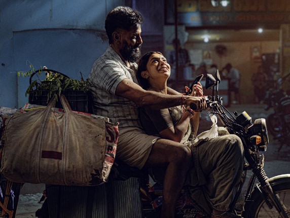 இன்று மாலை வெளியாகும் 'வீர தீர சூரன்' படத்தின் முதல் பாடல்.... புதிய போஸ்டர் வெளியீடு!