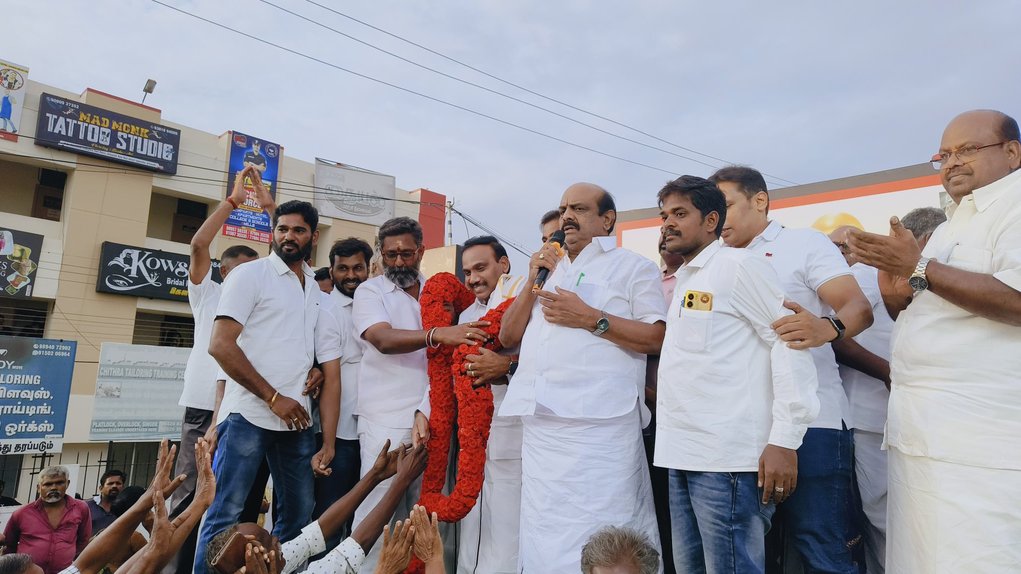 அரசியல் சாசனத்தை மாற்ற நினைத்தவர்கள் முத்தமிட்டுகிருக்கிறார்கள் - ஆ.ராசா