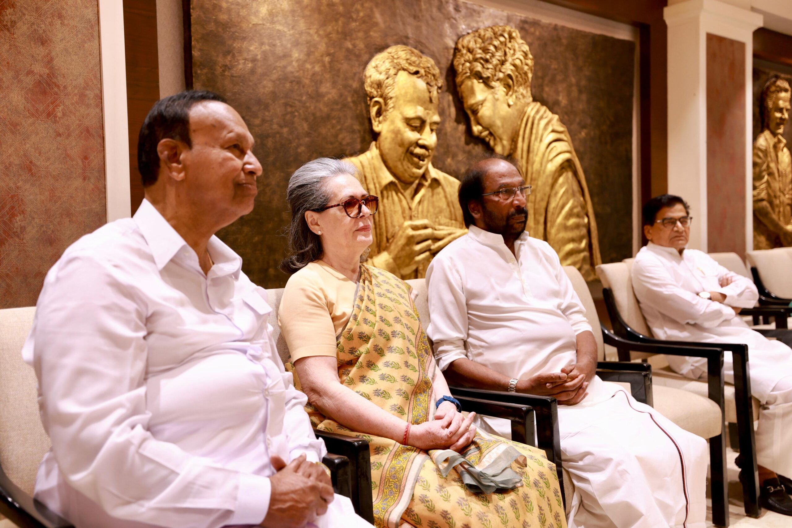 கலைஞருக்கு இந்தியா கூட்டணி தலைவர்கள் புகழாரம்