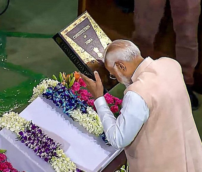 அரசியல் சட்டத்தை வணங்கினார் மோடி... தமிழகத்தின் வெற்றியே காரணம் - தமிழச்சி தங்கப் பாண்டியன் கருத்து