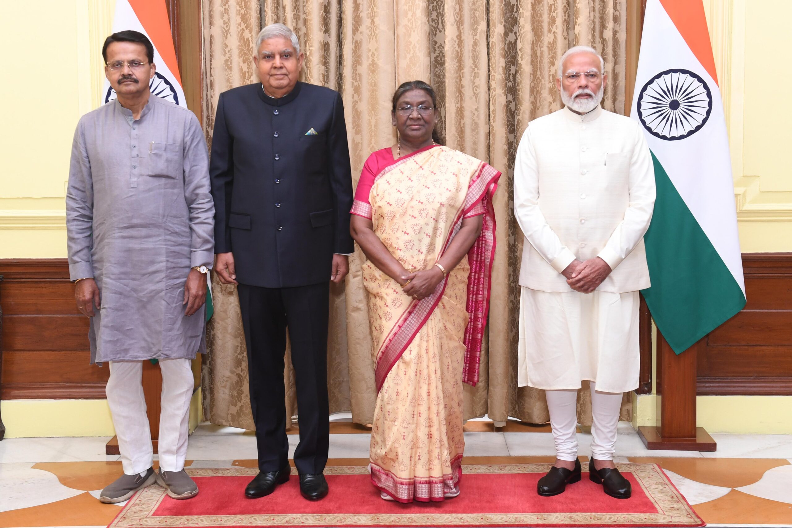 மக்களவை தற்காலிக சபாநாயகர் பதவியேற்பு