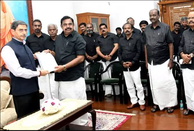 கவர்னர் ஆர்.என்.ரவியுடன் எடப்பாடி பழனிசாமி சந்திப்பு