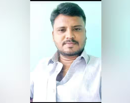 டிப்பா் லாரி மீது காா் மோதி விபத்து - ஒருவர் பலி