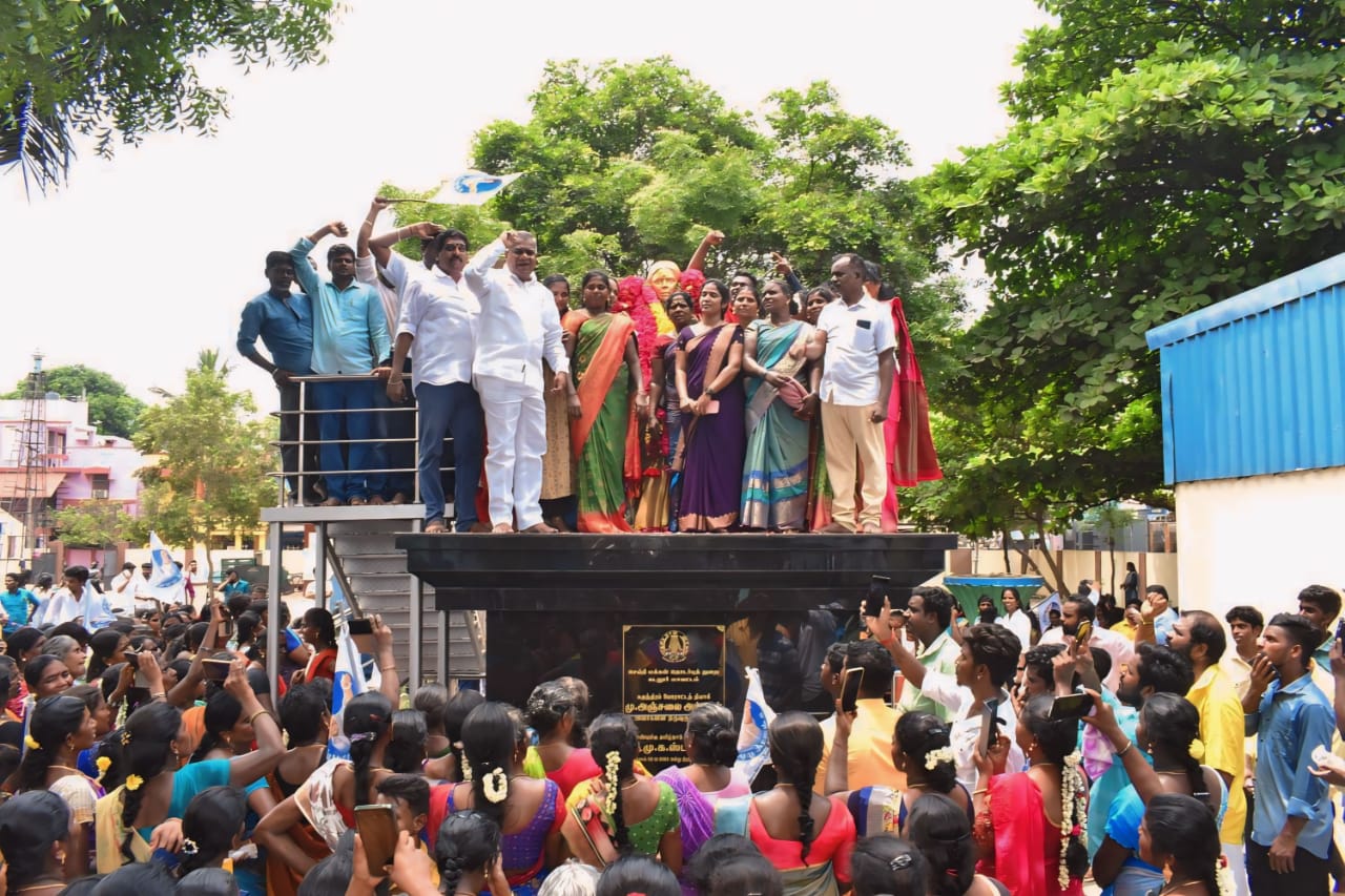 தமிழக வெற்றி கழகம்  கட்சி சார்பில் அஞ்சலை அம்மாள் அவர்களுக்கு மரியாதை