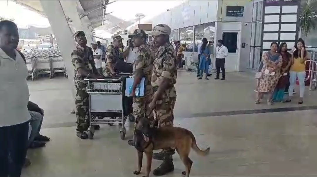 சென்னை-கொல்கத்தா விமானத்துக்கு வெடிகுண்டு மிரட்டல்