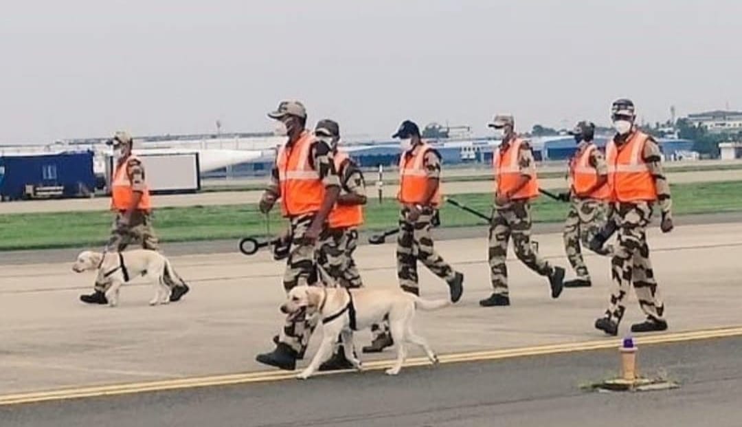 சென்னை-கொல்கத்தா விமானத்துக்கு வெடிகுண்டு மிரட்டல்