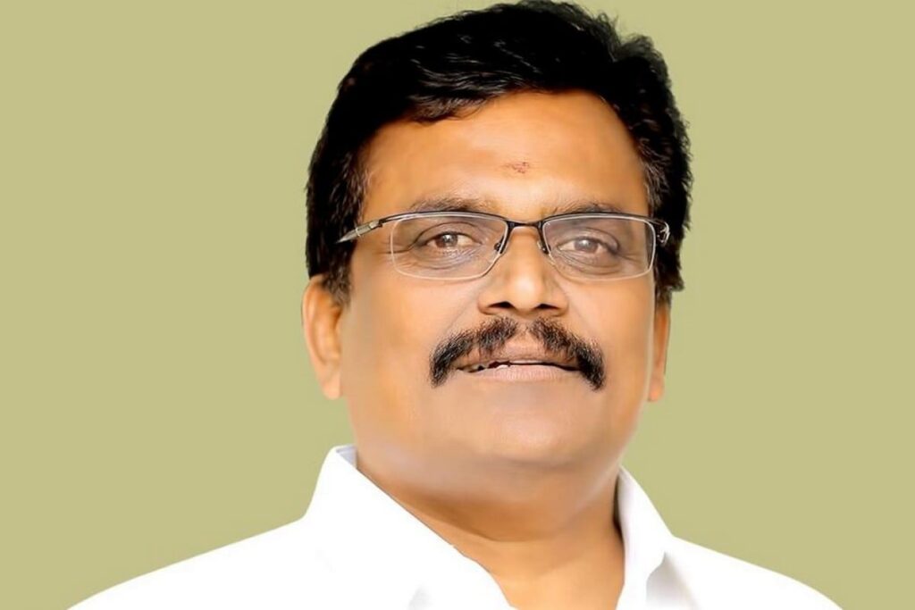 திமுக 21 தொகுதிகளில் தனித்து போட்டியிட்டு  அமோக வெற்றி