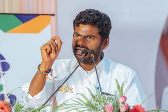 அண்ணாமலை தோல்வியை கொண்டாடினாரா எஸ்.வி.சேகர்?