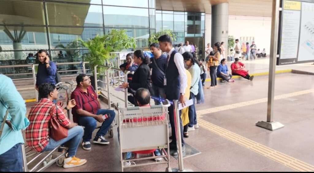 இலங்கை-சென்னை, 4 விமானங்கள் இன்று ஒரே நாளில் ரத்து - பயணிகள் கடும் அவதி