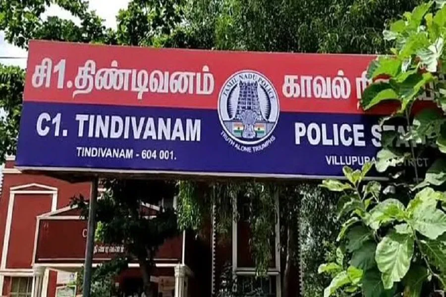 திண்டிவனம்: 3 காவலர்கள் ஆயுதப்படைக்கு மாற்றம்