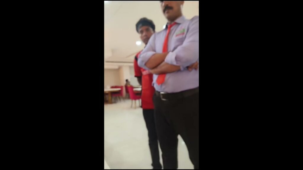 மட்டன் பிரியாணியில் புழு.. சென்னையில் பிரபல உணவகத்தில் அதிர்ச்சி சம்பவம்..