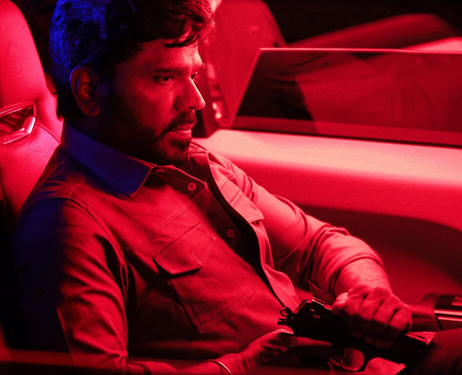 லெஜெண்ட் சரவணனின் புதிய படத்தில் இணைந்த பிரபலங்கள்!