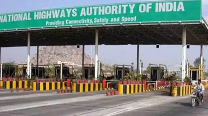 சாலை மோசமாக இருந்தால் சுங்கக் கட்டணம் கூடாது -  நிதின் கட்கரி