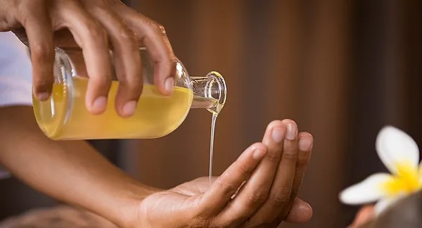 எண்ணெய் குளியலால் கிடைக்கும் பயன்கள் என்னென்ன?