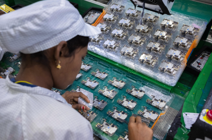 மணமான பெண்களுக்கு பணி இல்லையா ? - ஃபாக்ஸ்கான் மறுப்பு