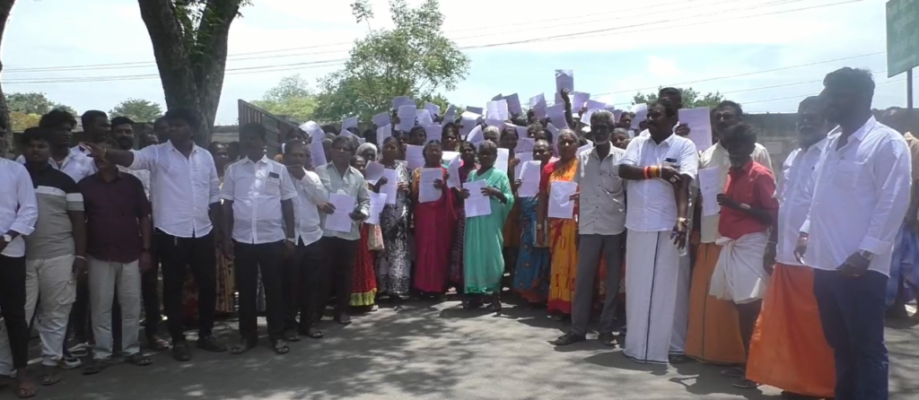 ஆவடி அருகே படிப்பை பாதியில் நிறுத்தும் மாணவர்கள் - வட்டாட்சியர் அலுவலகம் திரண்ட மக்கள்