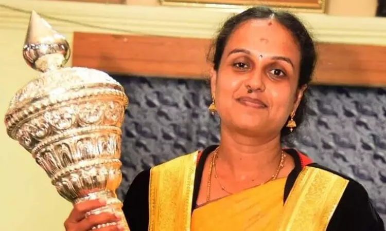 காஞ்சிபுரம் மேயர்  மகாலட்சுமி பதவி தப்பியது