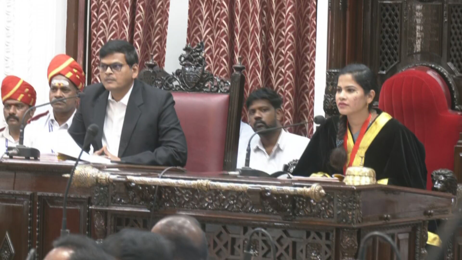 அம்மா உணவகங்களுக்கு 7 கோடி ரூபாய் ஒதுக்கீடு - மாநகராட்சி மன்ற கூட்டத்தில் தீர்மானம்