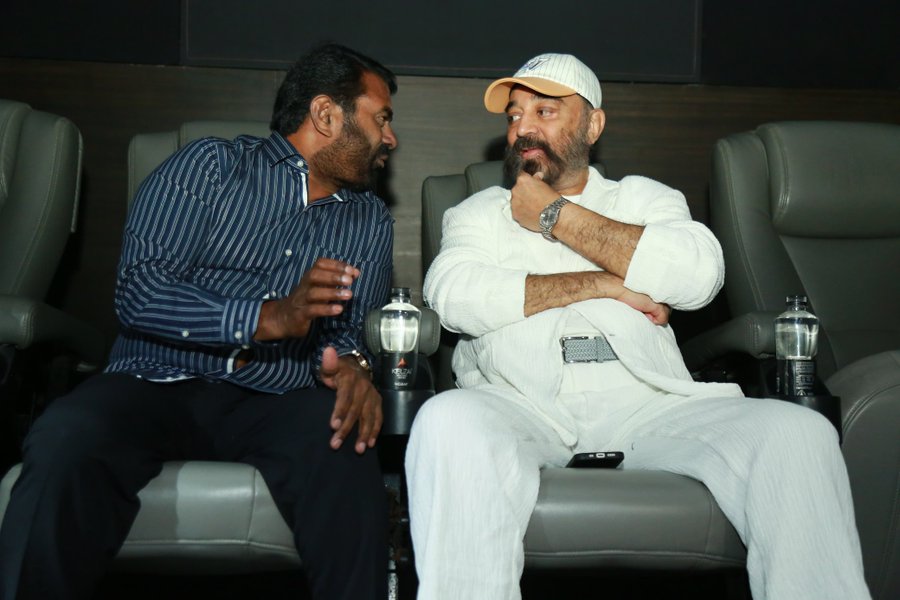 சீமானுடன் இணைந்து 'இந்தியன் 2' படம் பார்க்கும் கமல்ஹாசன்!