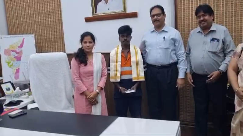 குப்பை தொட்டியில் கிடைத்த வைர நெக்லஸ் - தூய்மை பணியாளரை பாராட்டிய மேயர் 