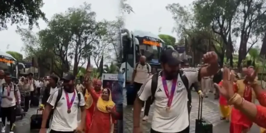 குத்தாட்டம் போட்ட இந்திய அணியின் வீரர்கள்