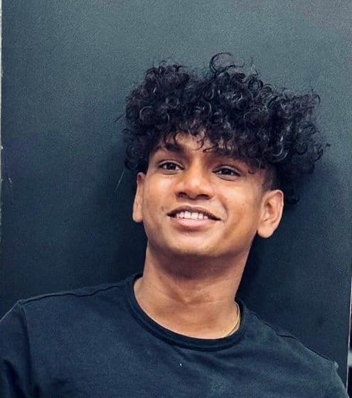 கோவையில் சக மாணவிகளுக்கு பாலியல் தொல்லை - மாணவர் கைது