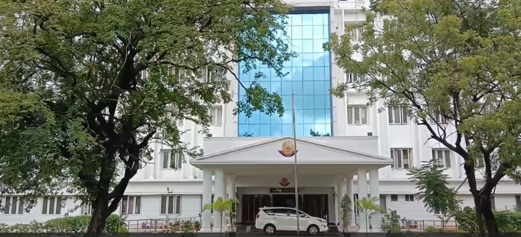 ஆம்ஸ்ட்ராங் வழக்கு : கணவர் உயிருக்கு ஆபத்து என புகார்