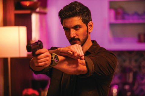 'மிஸ்டர் எக்ஸ்' படத்தின் புதிய புகைப்படங்கள் வைரல்!
