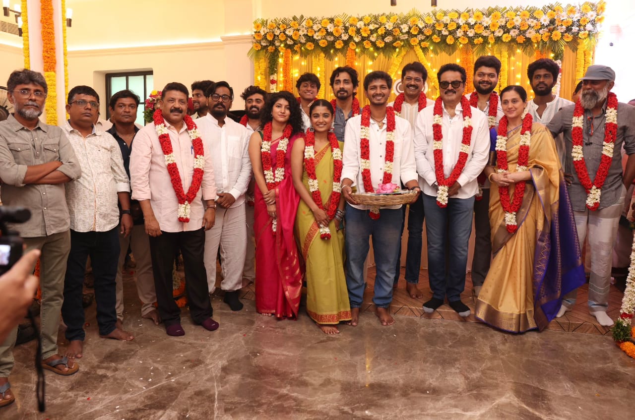 சித்தார்த் நடிக்கும் புதிய படம்..... பூஜையுடன் தொடங்கிய படப்பிடிப்பு!