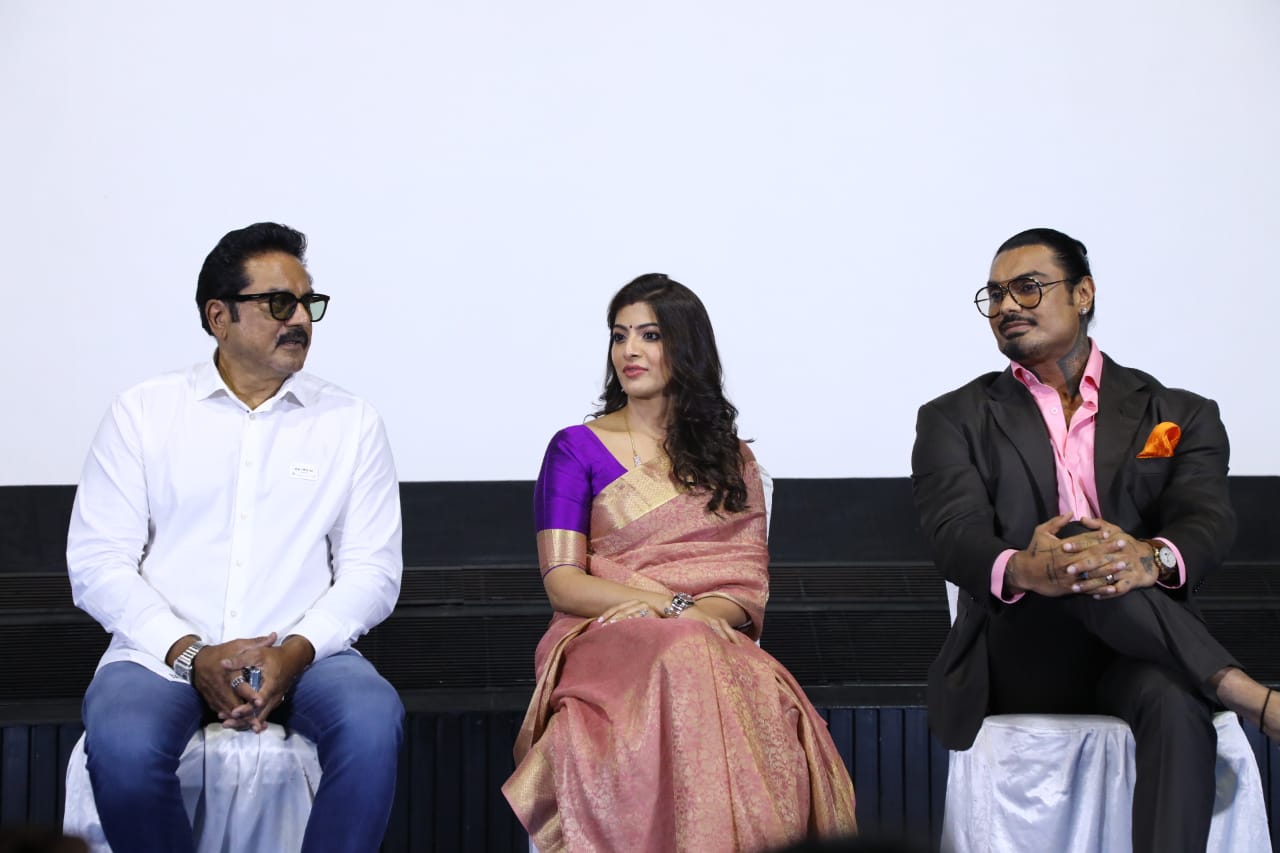 திருமணத்திற்கு பிறகு செய்தியாளர்களை சந்தித்து பேசிய வரலட்சுமி - நிக்கோலாய் சச்தேவ் தம்பதி!