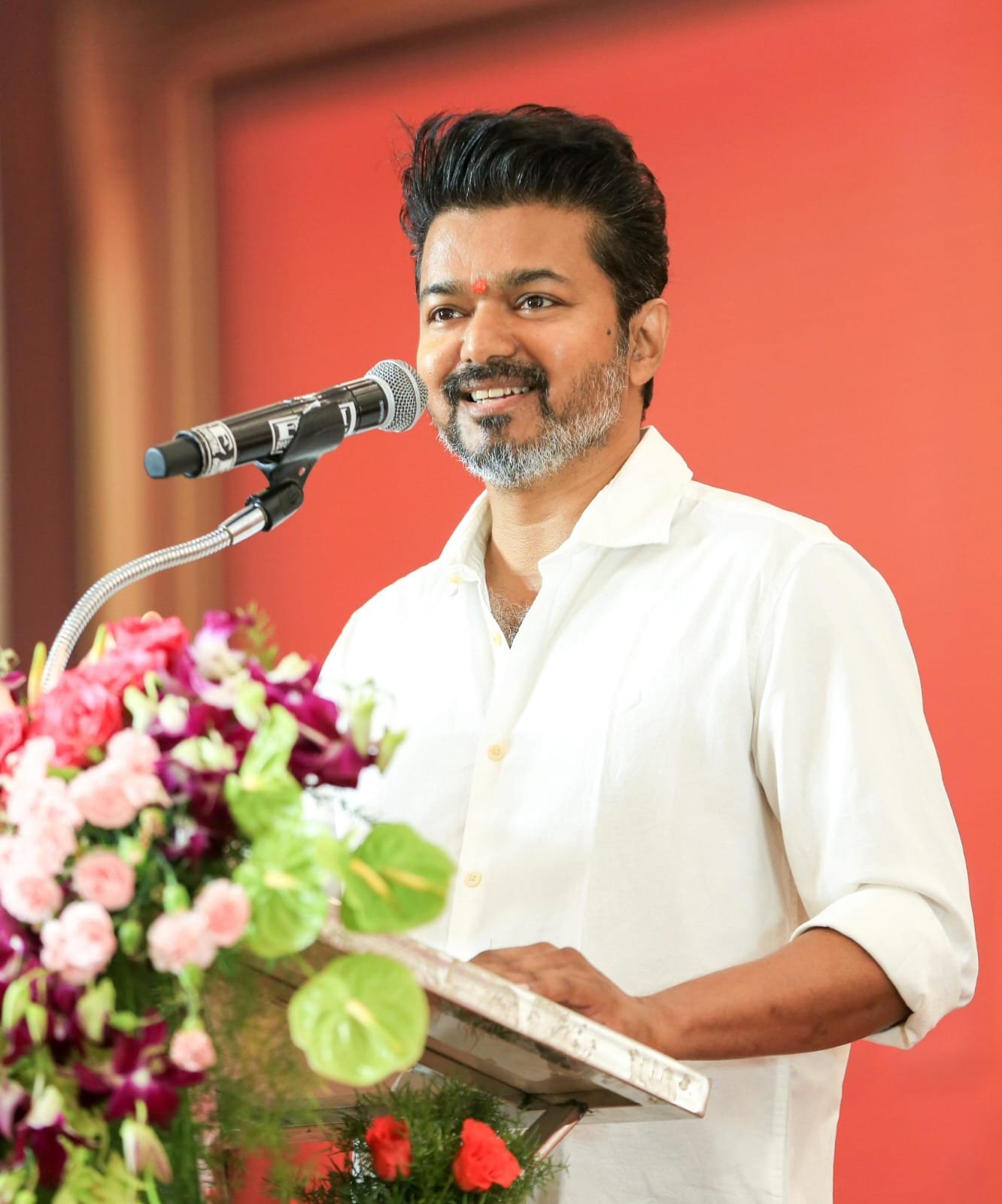 த.வெ.க முதல் மாநாடு.... தளபதி விஜய்க்கு வாழ்த்து தெரிவித்த திரை பிரபலங்கள்!