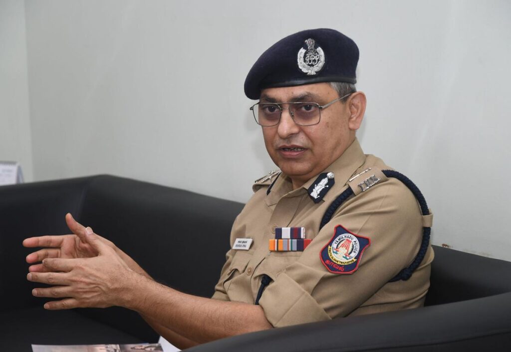 தமிழ்நாடு முழுவதும் 33 டிஎஸ்பிக்கள் பணியிட மாற்றம் : டிஜிபி சங்கர் ஜிவால் உத்தரவு