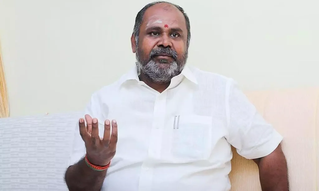 மனநலன் பாதிக்கப்பட்டவர் போல அண்ணாமலை பேசி வருகிறார்: ஆர்.பி.உதயகுமார் கடும் விமர்சனம்