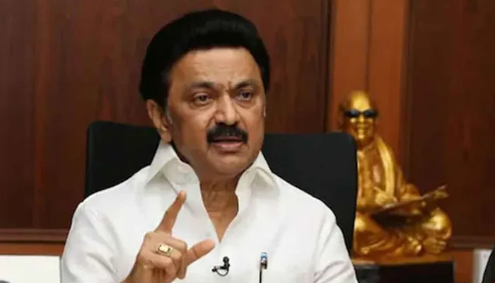 சுதந்திர தினத்தை முன்னிட்டு 15 காவல் துறை அதிகாரிகளுக்கு சிறப்புப் பதக்கங்கள்