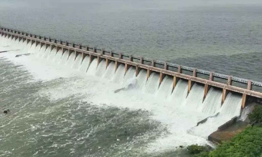 கர்நாடகா அணையில் 20,000 கன அடி நீர் வெளியேற்றம்