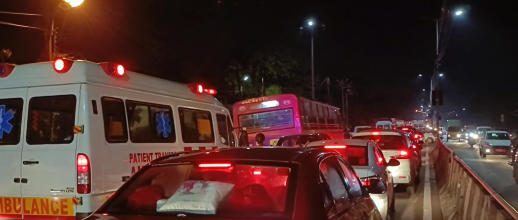 ஆவடி : 1 மணி நேரத்திற்கு மேலாக போக்குவரத்து நெரிசல்