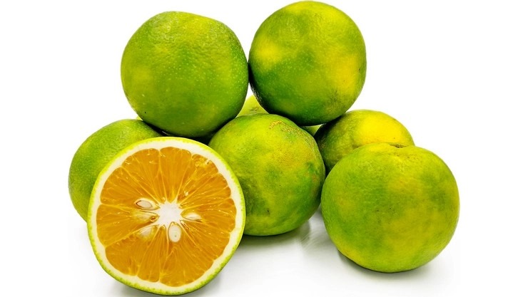 சரும பிரச்சனைகளுக்கு தீர்வு தரும் சாத்துக்குடி!