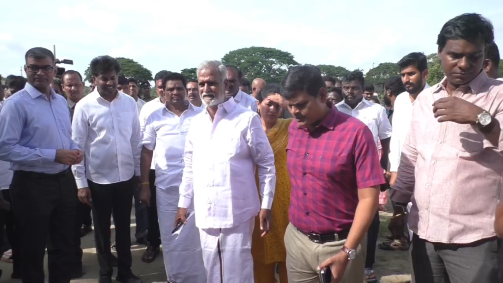 பாடி மேம்பாலம் அருகே வண்ண மீன்கள் சந்தை - அமைச்சர்கள் ஆய்வு