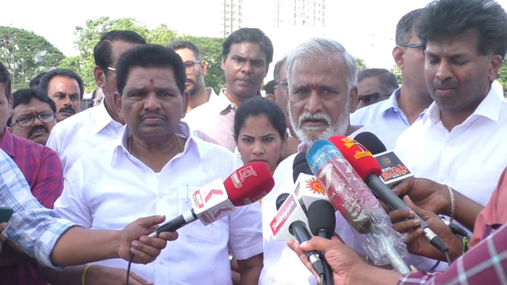 பாடி மேம்பாலம் அருகே வண்ண மீன்கள் சந்தை - அமைச்சர்கள் ஆய்வு