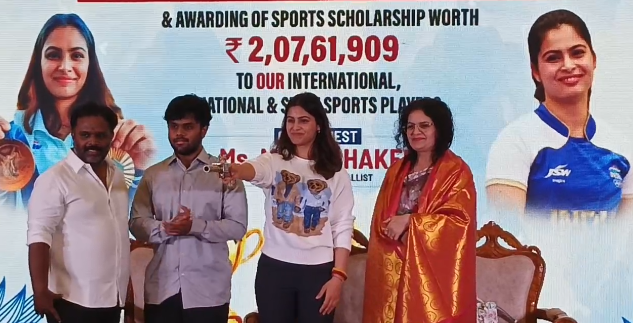 சென்னையில் மனு பாக்கருக்கு பாராட்டு விழா