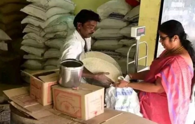 ரேஷன் கடைகளில் இனி பாக்கெட்டுகளில் பொருள்கள்