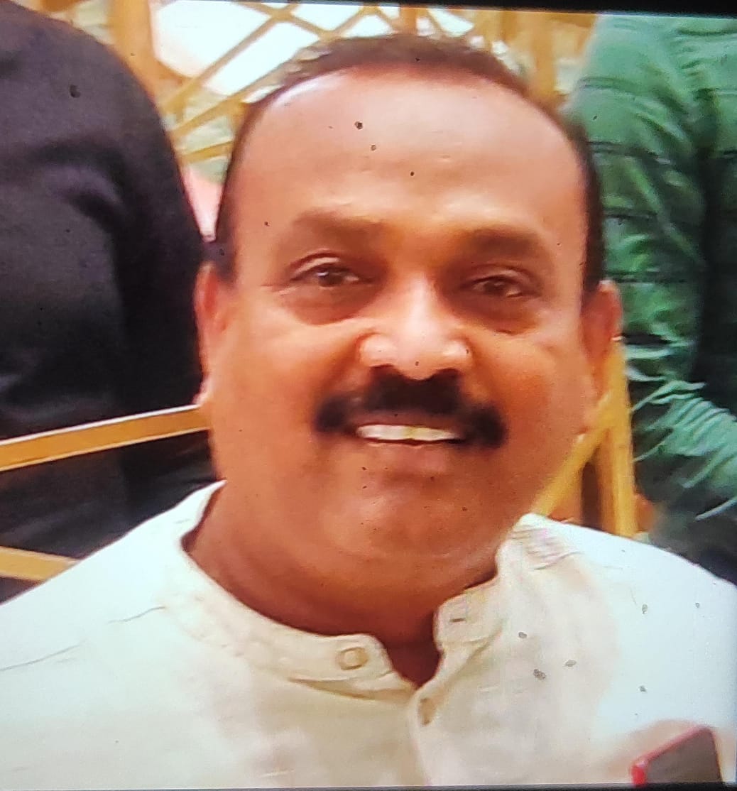 40 இடங்களில் அரிவாள் வெட்டு -  வழக்கறிஞர் கொடூர கொலை