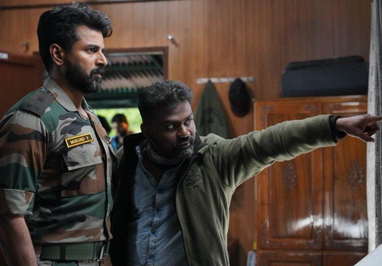 இந்திய ராணுவ வீரர்களிடம் பாராட்டுகளை பெற்ற சிவகார்த்திகேயனின் அமரன்!