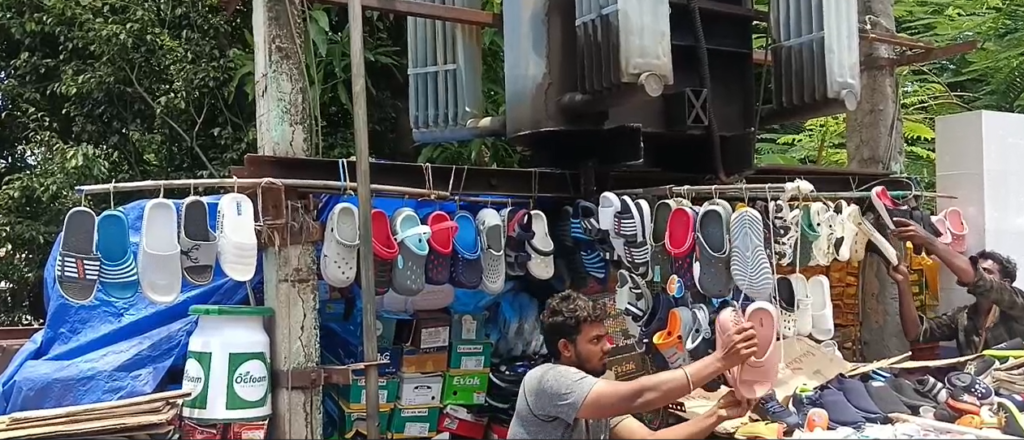 ஆவடி சாலையோர கடைகள் அகற்றம் : போக்குவரத்து காவல் துறையினர் அதிரடி