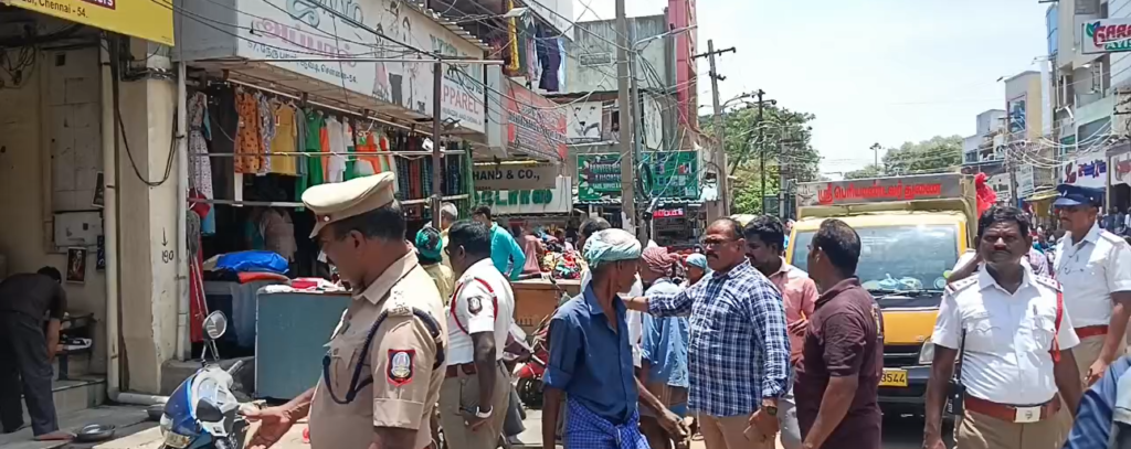 ஆவடி சாலையோர கடைகள் அகற்றம் : போக்குவரத்து காவல் துறையினர் அதிரடி