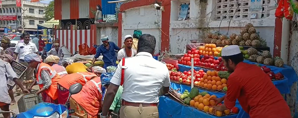 ஆவடி சாலையோர கடைகள் அகற்றம் : போக்குவரத்து காவல் துறையினர் அதிரடி