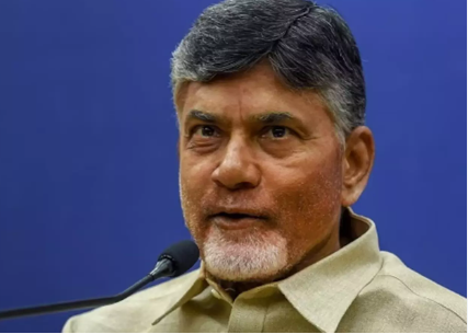 மகாராஷ்டிரா முதல்வர் ஷிண்டேவுடன் மூத்தத் தலைவர் சரத்பவார் சந்திப்பு - விரைவில் அரசியல் மாற்றம்?